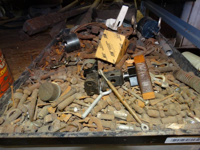 lot 284 image: Big lot of various hardware