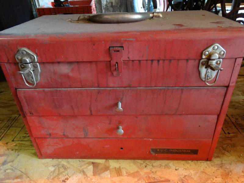lot 291 image: Metal tool box