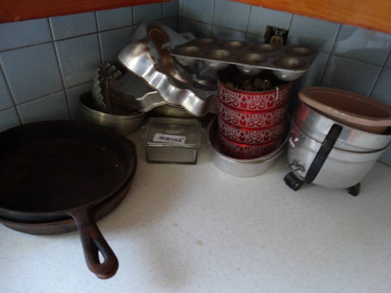 lot 134 image: Baking pans, cast iron skillets & more