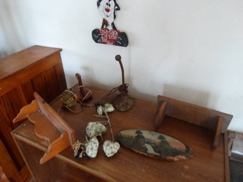 lot 144 image: Wall decor wall shelves heart pin cushion wall lamp.