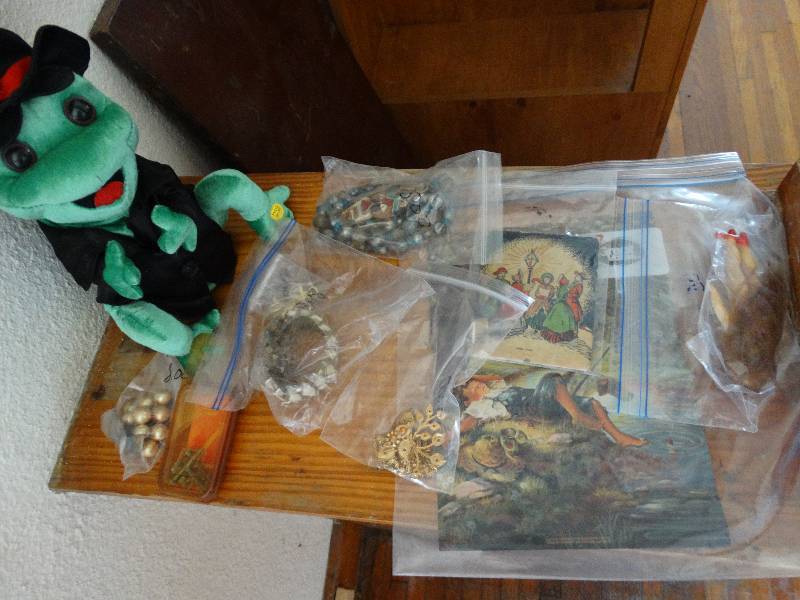 lot 145 image: Frog picturedollcostume jewelry