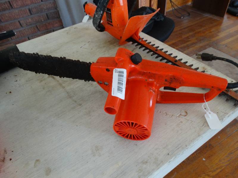lot 157 image: Remington limb & trim chainsaw