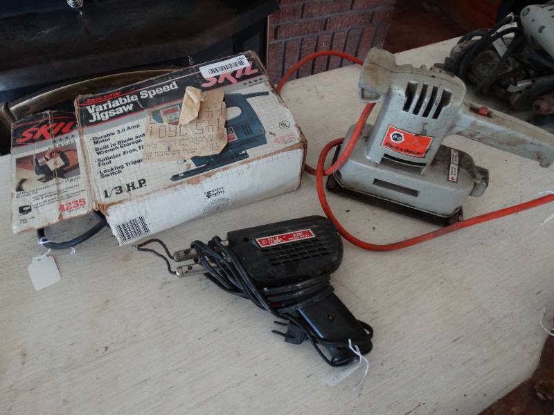 lot 161 image: Black & Decker sander skill saw variable speed jigsaw & soldering gun