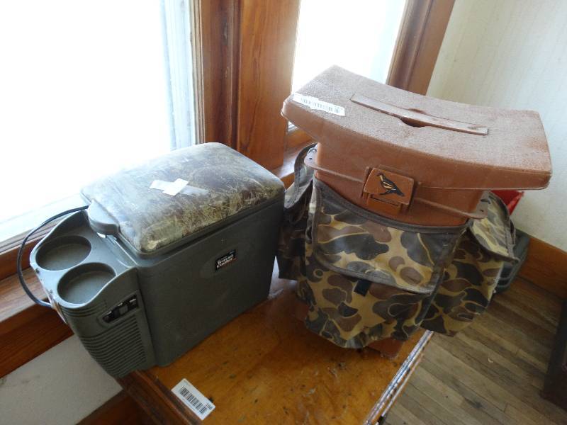 lot 167 image: Wood stream hunting seat & electric travel cooler