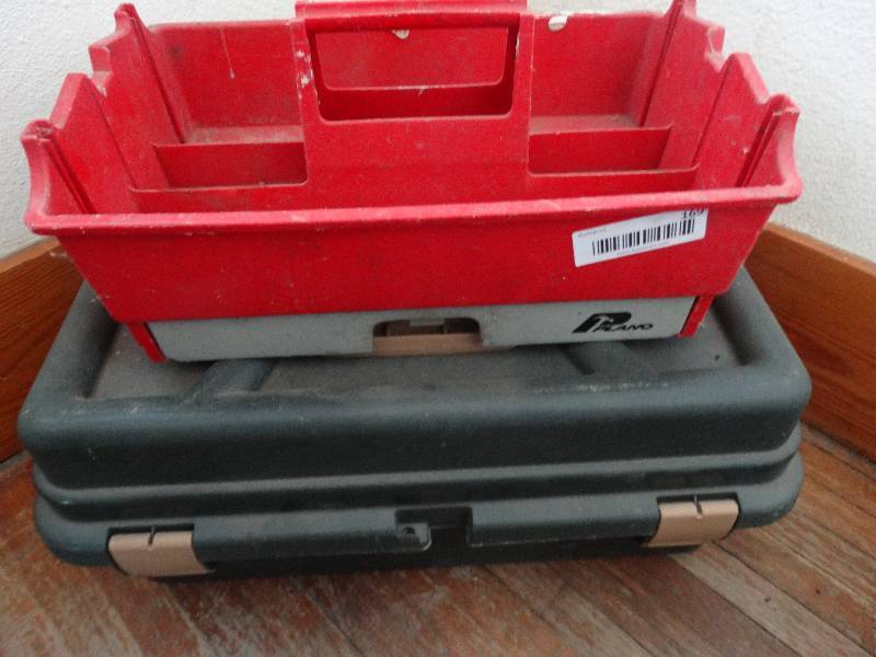 lot 169 image: Sportsmans utility case & tool holder