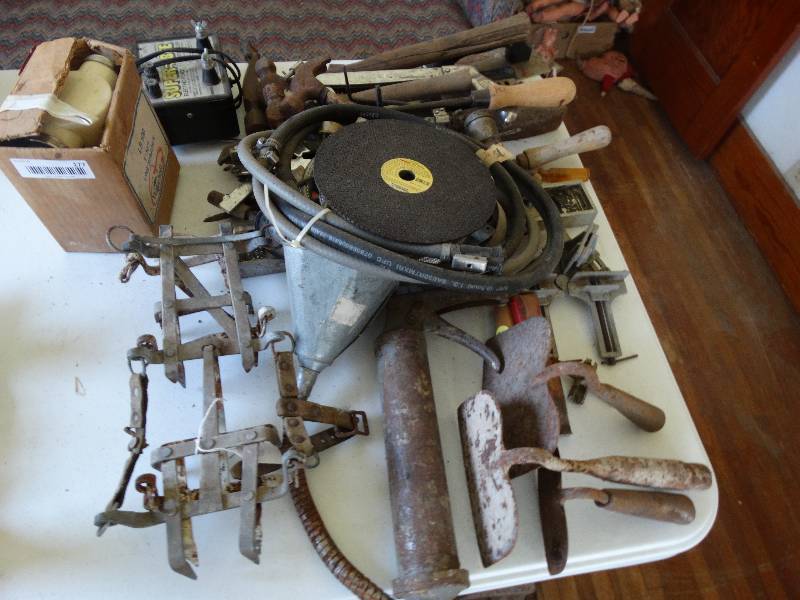 lot 177 image: Line straightener, electric fence controller, lot of hand tools