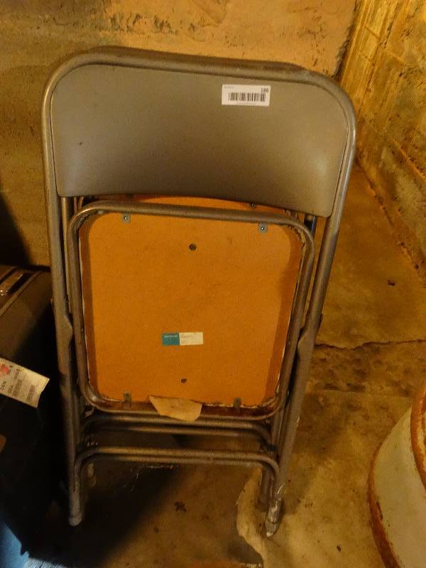 lot 186 image: 3 metal folding chairs