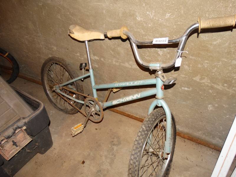 lot 194 image: Schwinn star dust bike