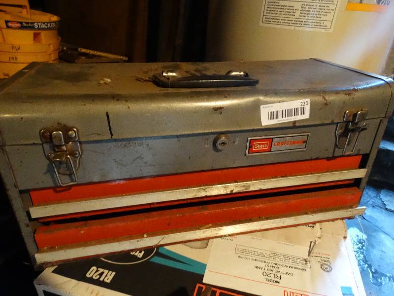 lot 220 image: Craftsman tool box