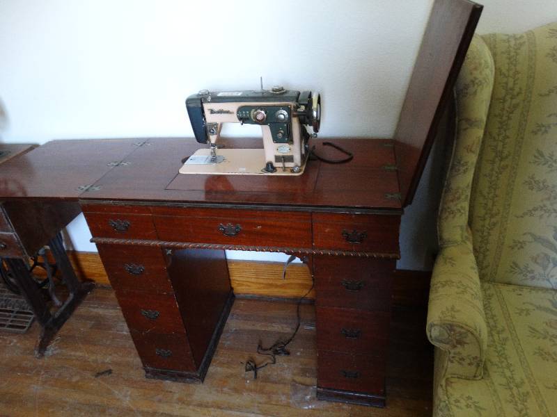 Brother Sewing Machine W Cabinet North Wichita Estate Auction