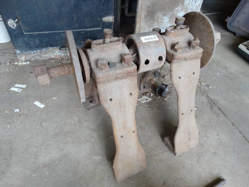 lot 298 image: Antique metal machinery