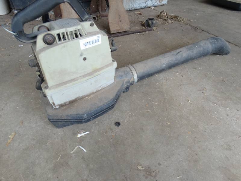 lot 299 image: Craftsman blower