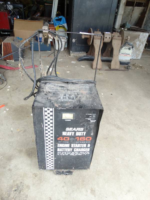lot 300 image: Sears heavy duty engine starter & battery charger