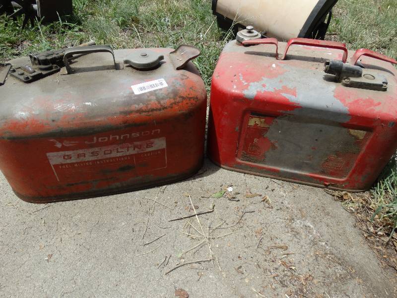 lot 305 image: 2 metal gas cans