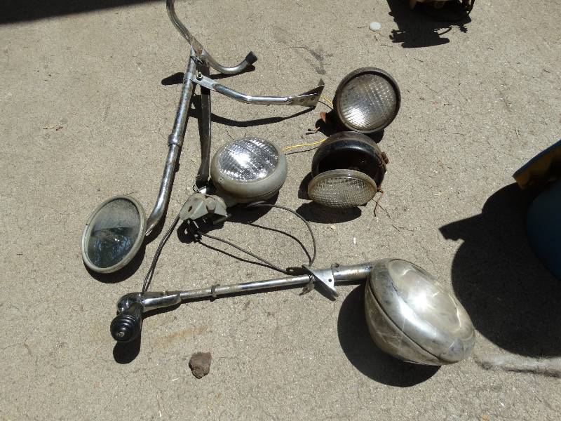 lot 312 image: Lot of lights & mirror.