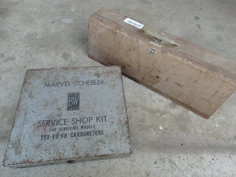 lot 315 image: Tool box & hardware case w contents.