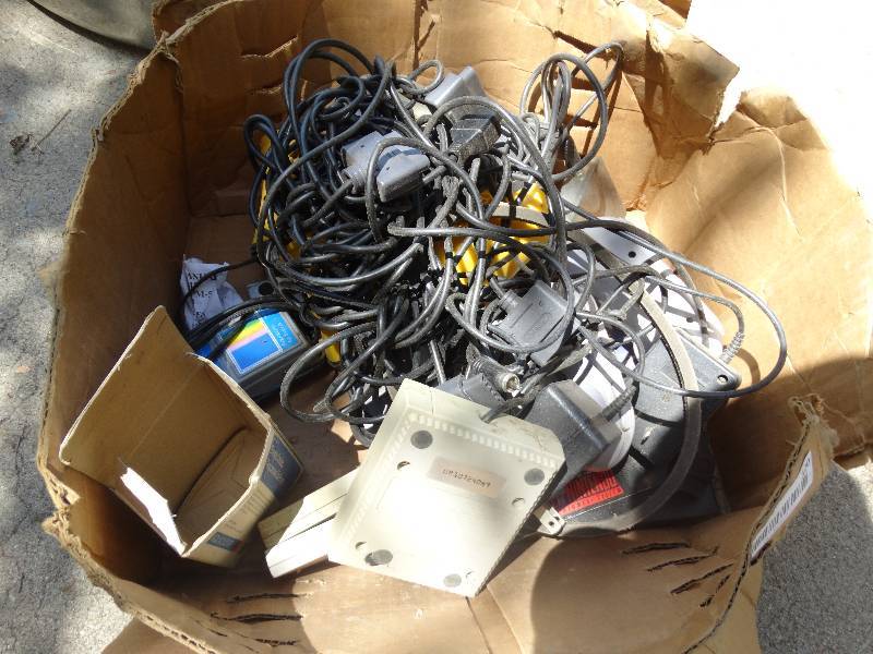 lot 320 image: 4 Nintendos & various Nintendo supplies.
