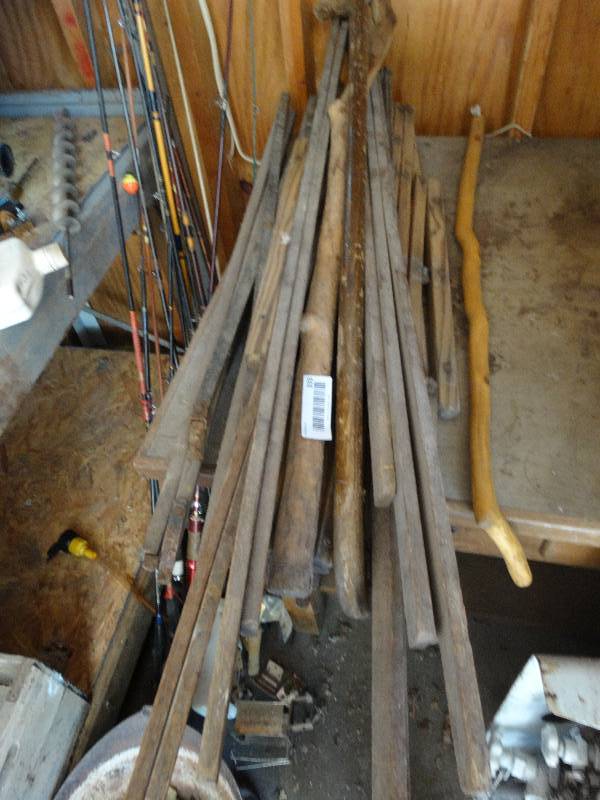 lot 333 image: 2 gats 2 easels 3 canes