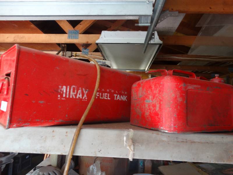 lot 335 image: 2 metal gas tanks