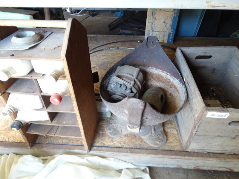 lot 340 image: Wood crate, wood shelf, metal pit & contents.