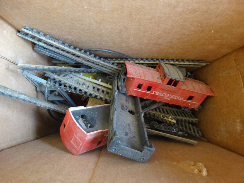 lot 352 image: Lot of old train cars & track