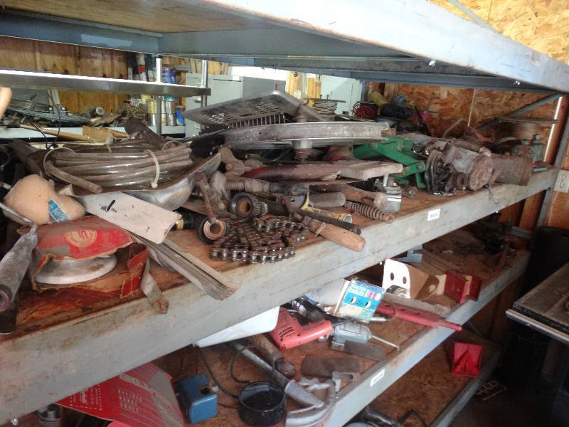 lot 356 image: Lg lot of jacks, saws, flat vise & misc.