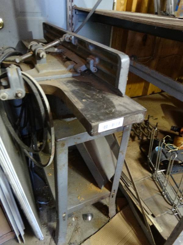 lot 372 image: Jointer & stand