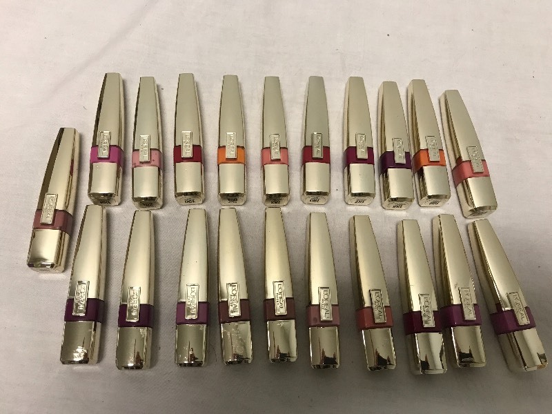 lot 6642 image: 21 LOreal Lip Glosses Lipstick