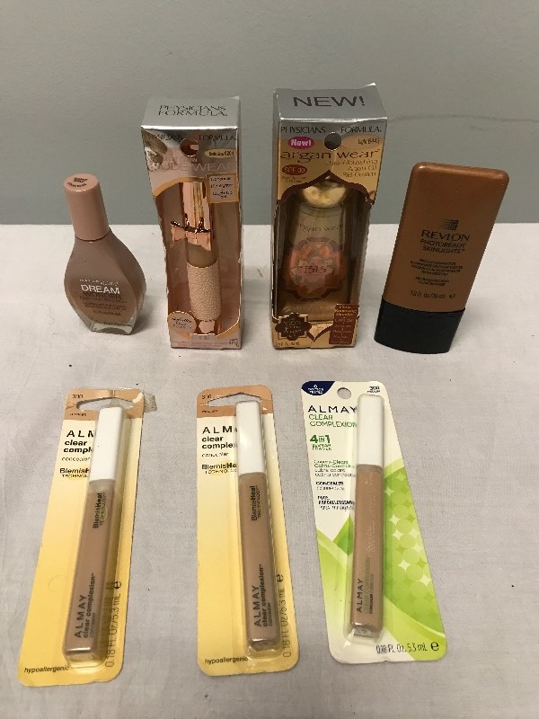 lot 6637 image: Makeup Lot Foundation Concealer