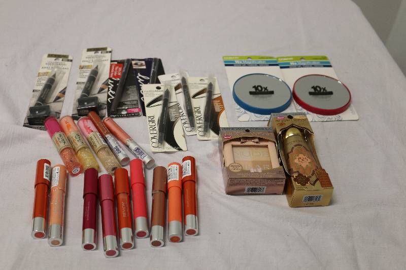 lot 6647 image: Lip Gloss Foundation Mirrors Lot