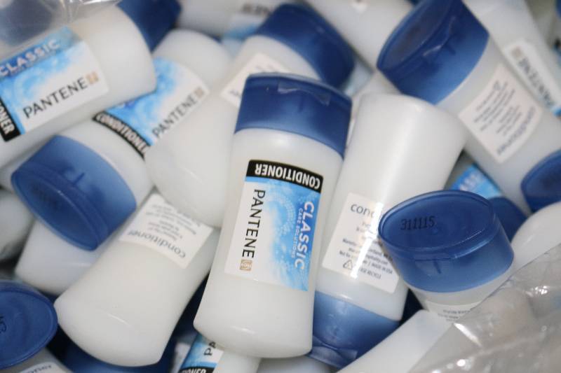 lot 6658 image: 100 New Travel Conditioners PANTENE