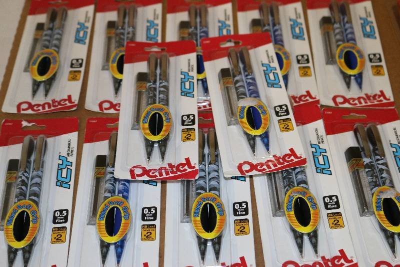 lot 6627 image: Pentel Mechanical Pencils NEW 12 - 2 Packs Extra Lead