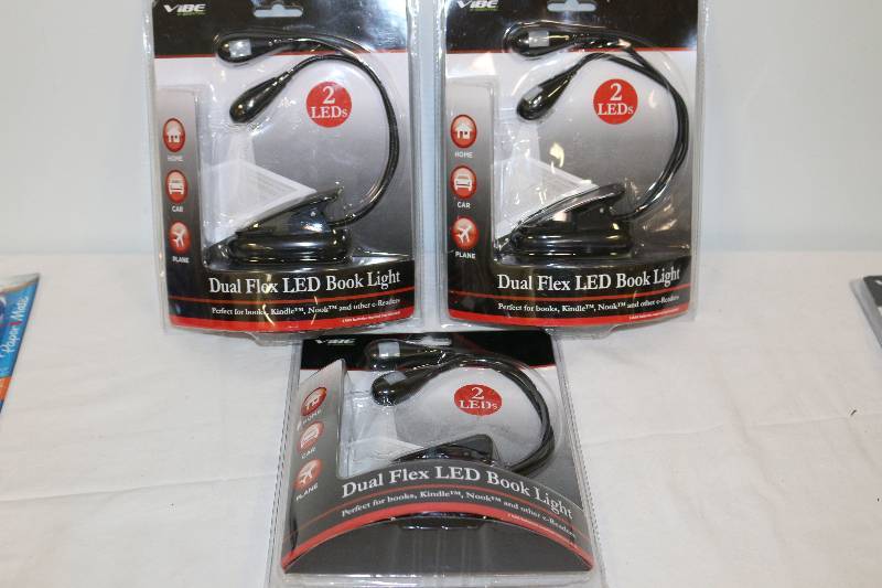 lot 6654 image: 3 LED Book Lights NEW IN PACKAGED