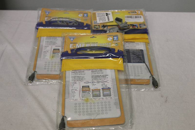 lot 6692 image: 3 Seattle Sports Waterproof E-Merse 7