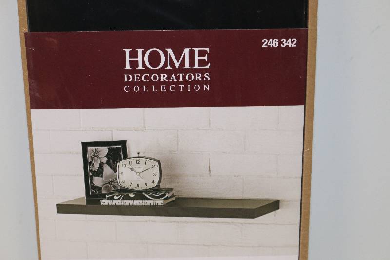 lot 6713 image: 24 Inch Decorative Floating Shelf - NEW