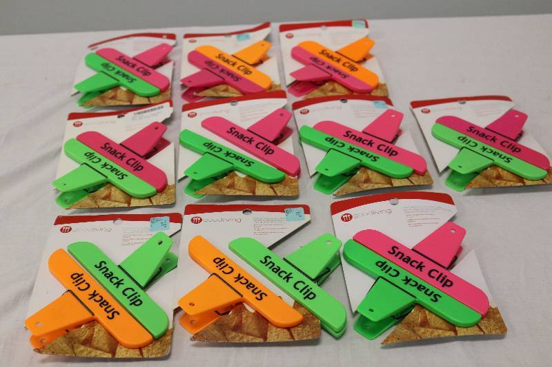 lot 6735 image: Chip Clip Packs - 20