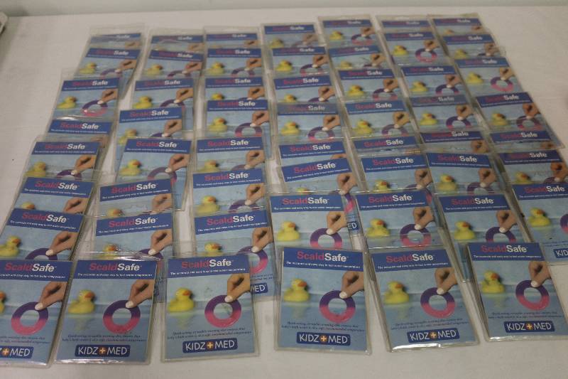 lot 6750 image: 55 Scald Safe Water Temp Checkers for Bathtub