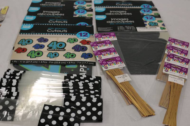 lot 6756 image: Party Supplies