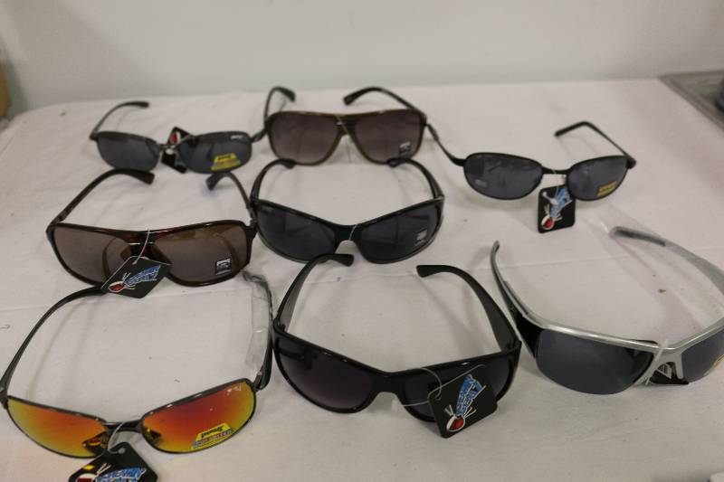 lot 6766 image: 8 New Pairs Sunglasses