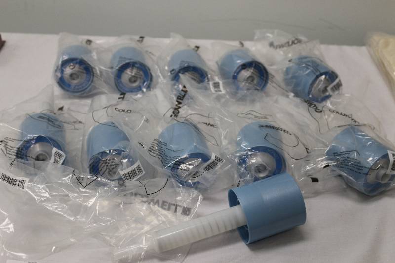 lot 6791 image: Salon Pumps for Lotion