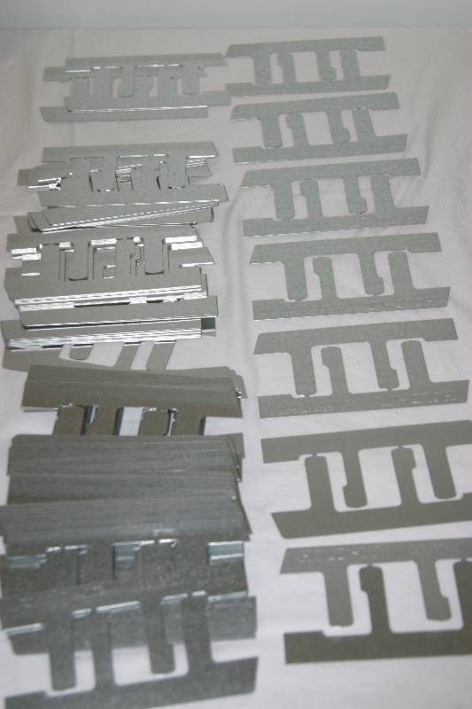 lot 7340 image: 100 Hold-It Switch Box Support Pairs