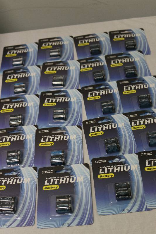 lot 6799 image: 40 Lithium Batteries by Grainger
