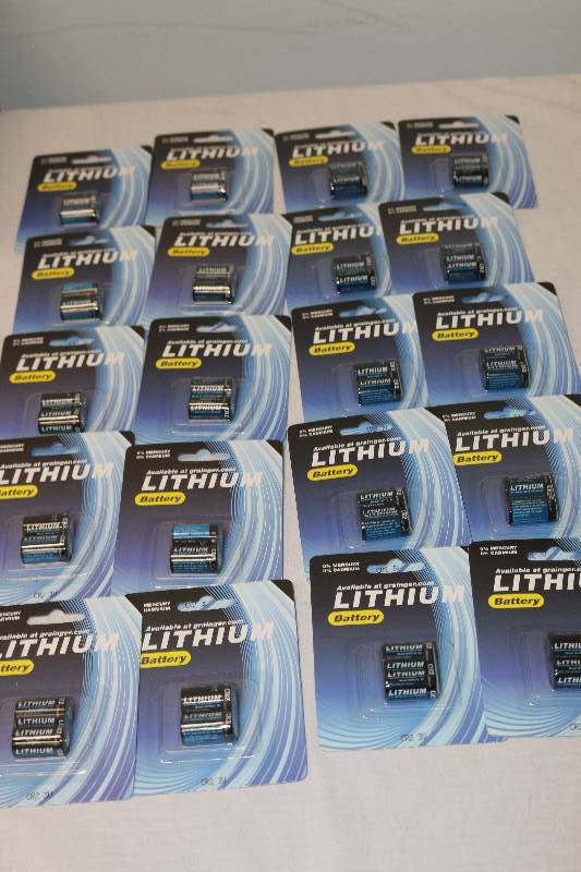 lot 6800 image: 40 Lithium Batteries by Grainger