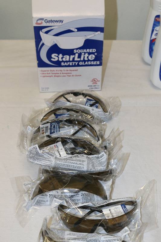 lot 6817 image: 10 Gateway Safety Glasses - Squared