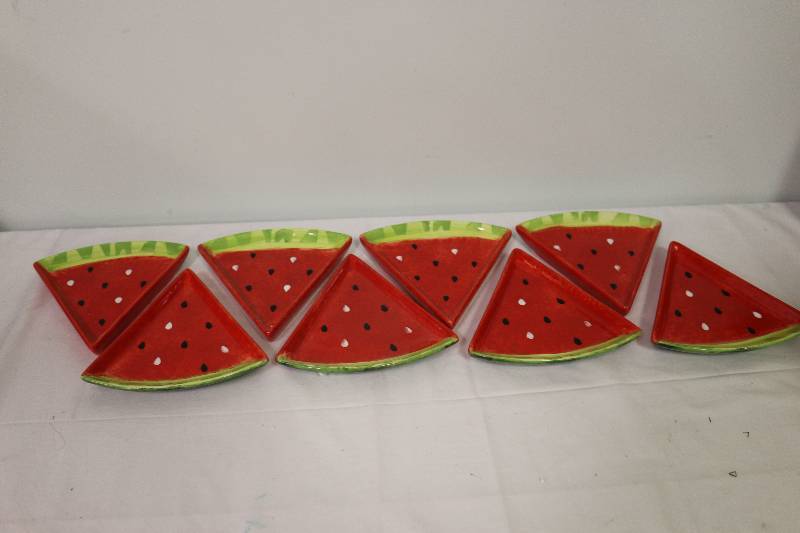 lot 6823 image: 8 Watermelon Plates 7 x 7