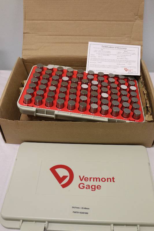 lot 6826 image: Vermont Gage Pin Set 24.01mm Class ZZ