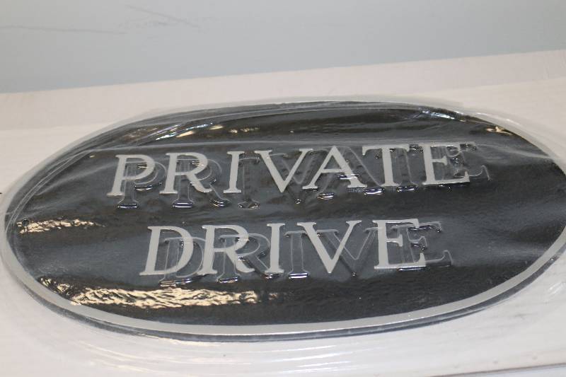 lot 6827 image: Metal Prive Drive Sign