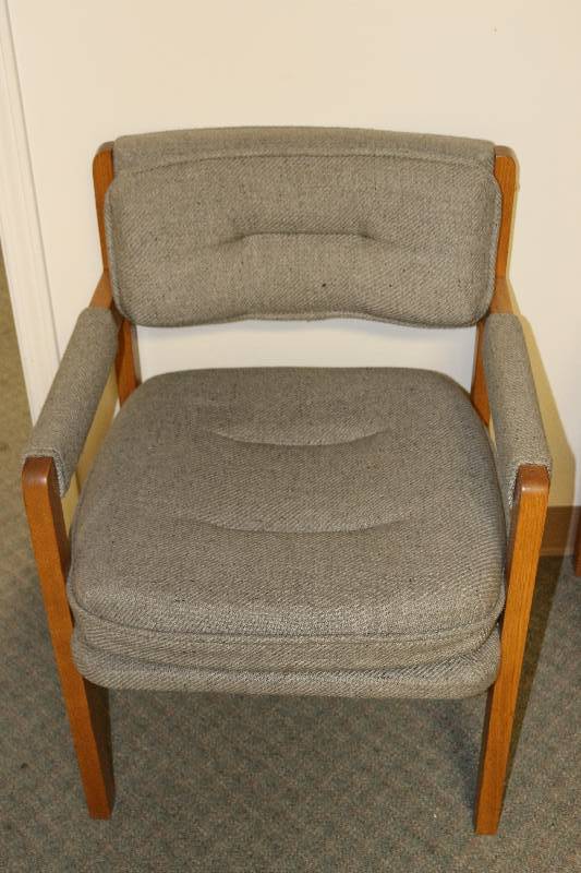 lot 6846 image: Grey Upholstered Office Chair