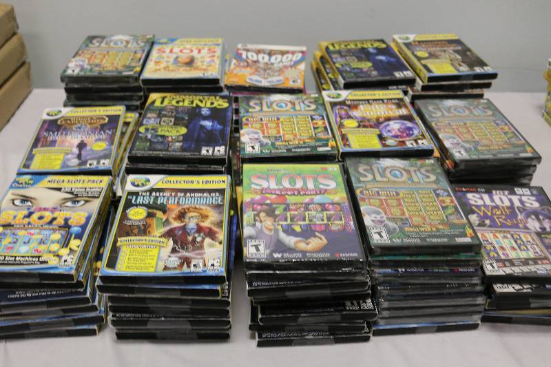 lot 6849 image: Assortment of Computer PC Video Games