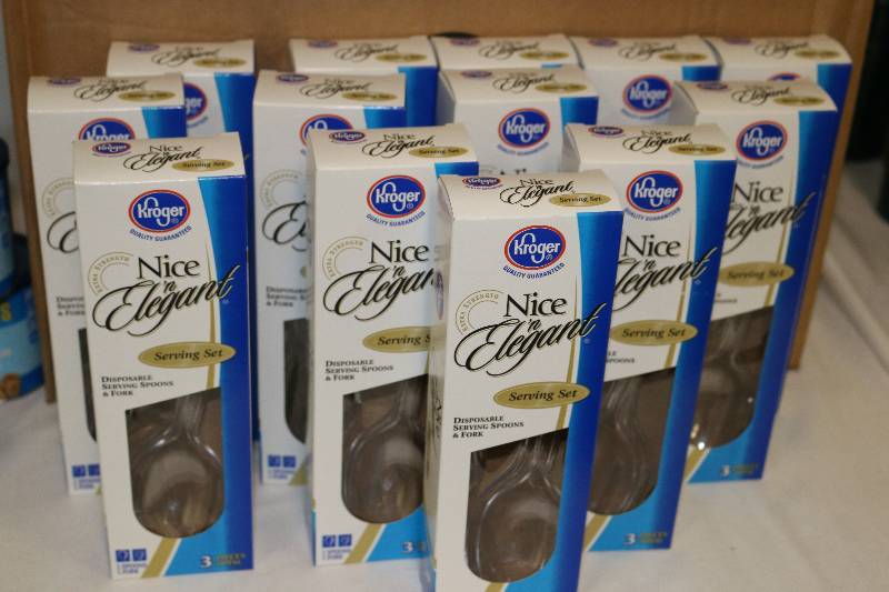 lot 6857 image: 39 Plastic Serving Spoons Forks
